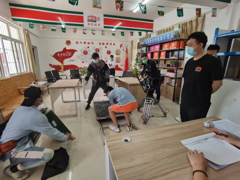 锡山区广告片拍摄公司：极简主义践行者，少即是多的视觉哲学